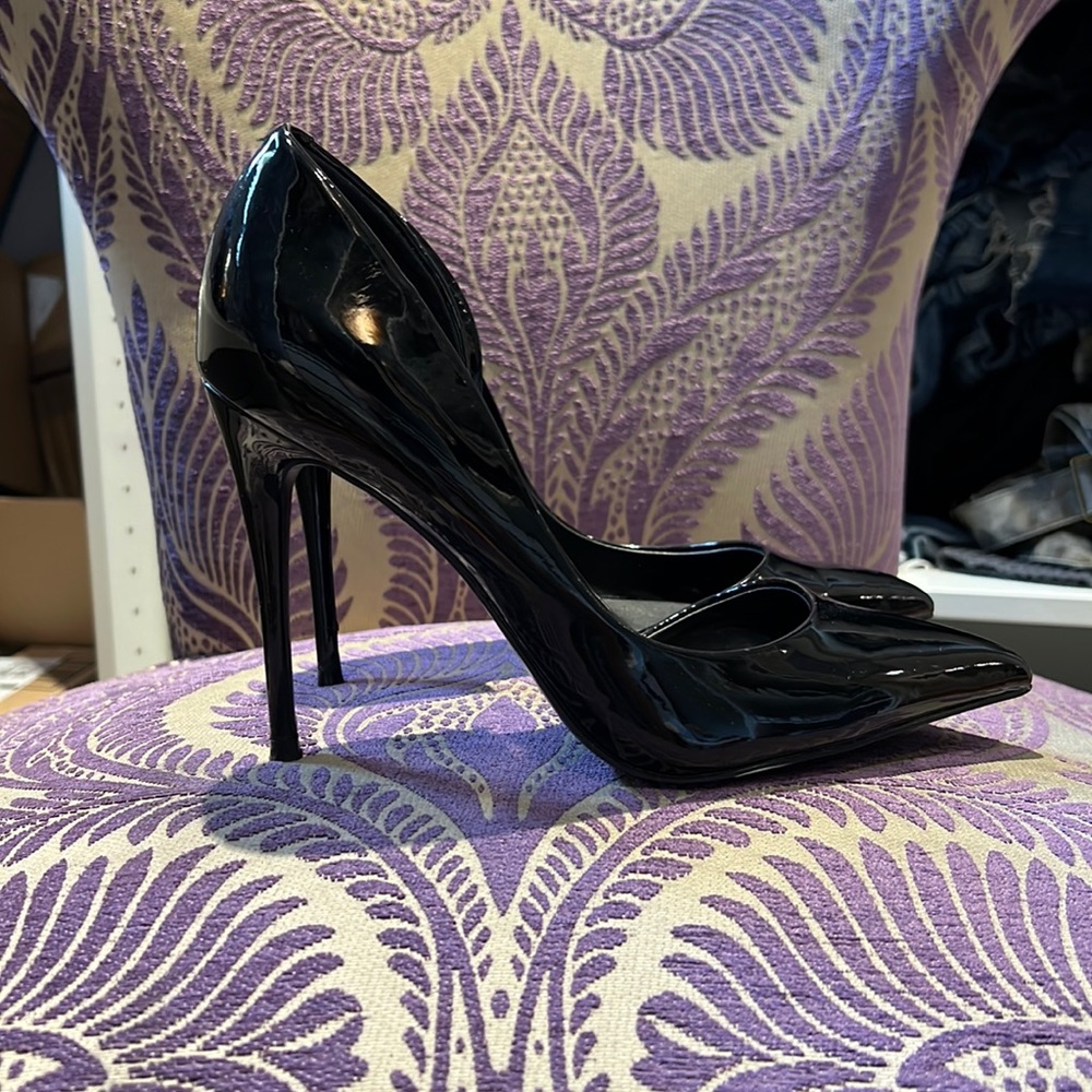 Black patent leather Drea Steve Madden pump never worn!